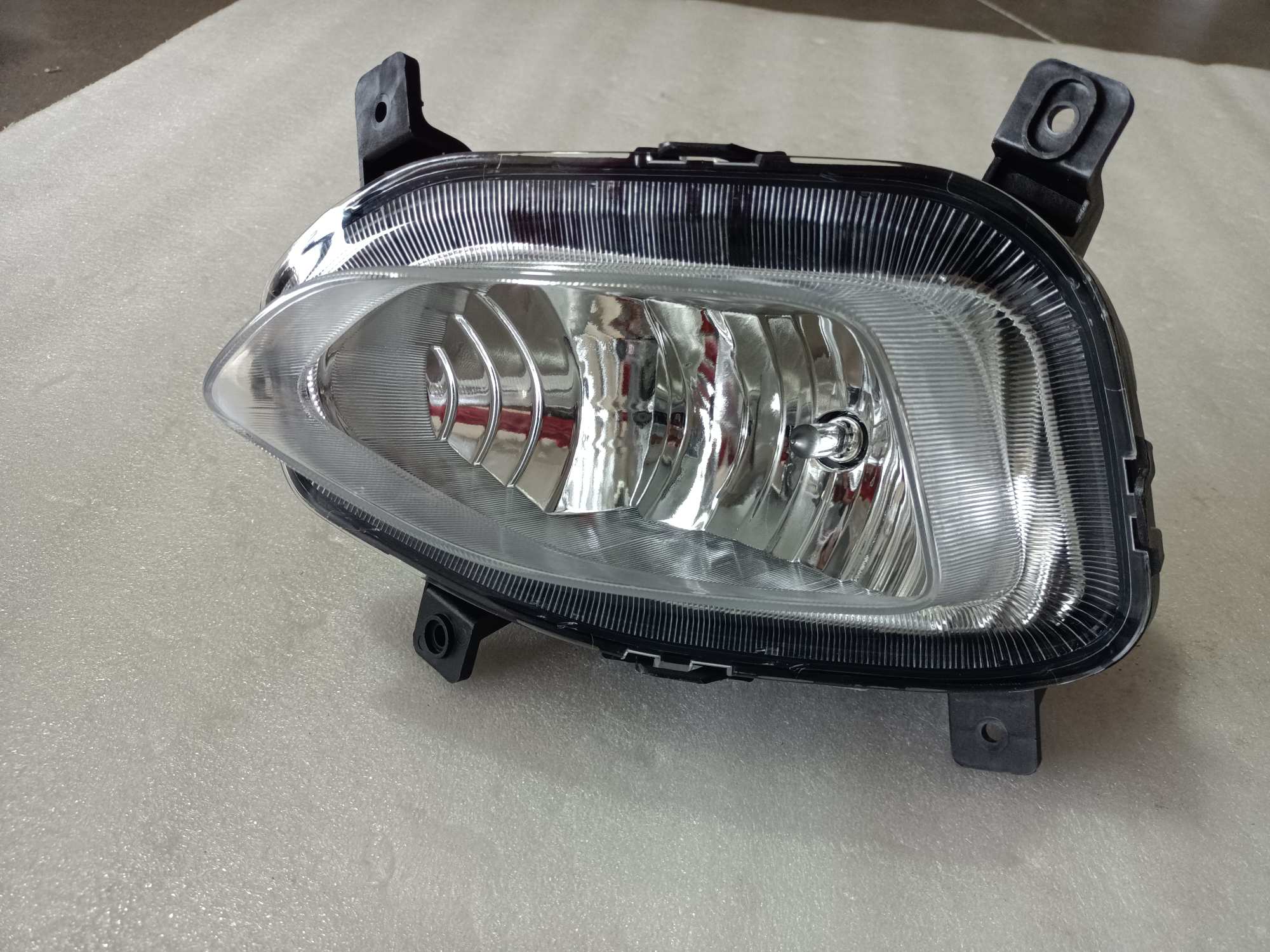 HS 2020-2024 Front Fog Lamp L