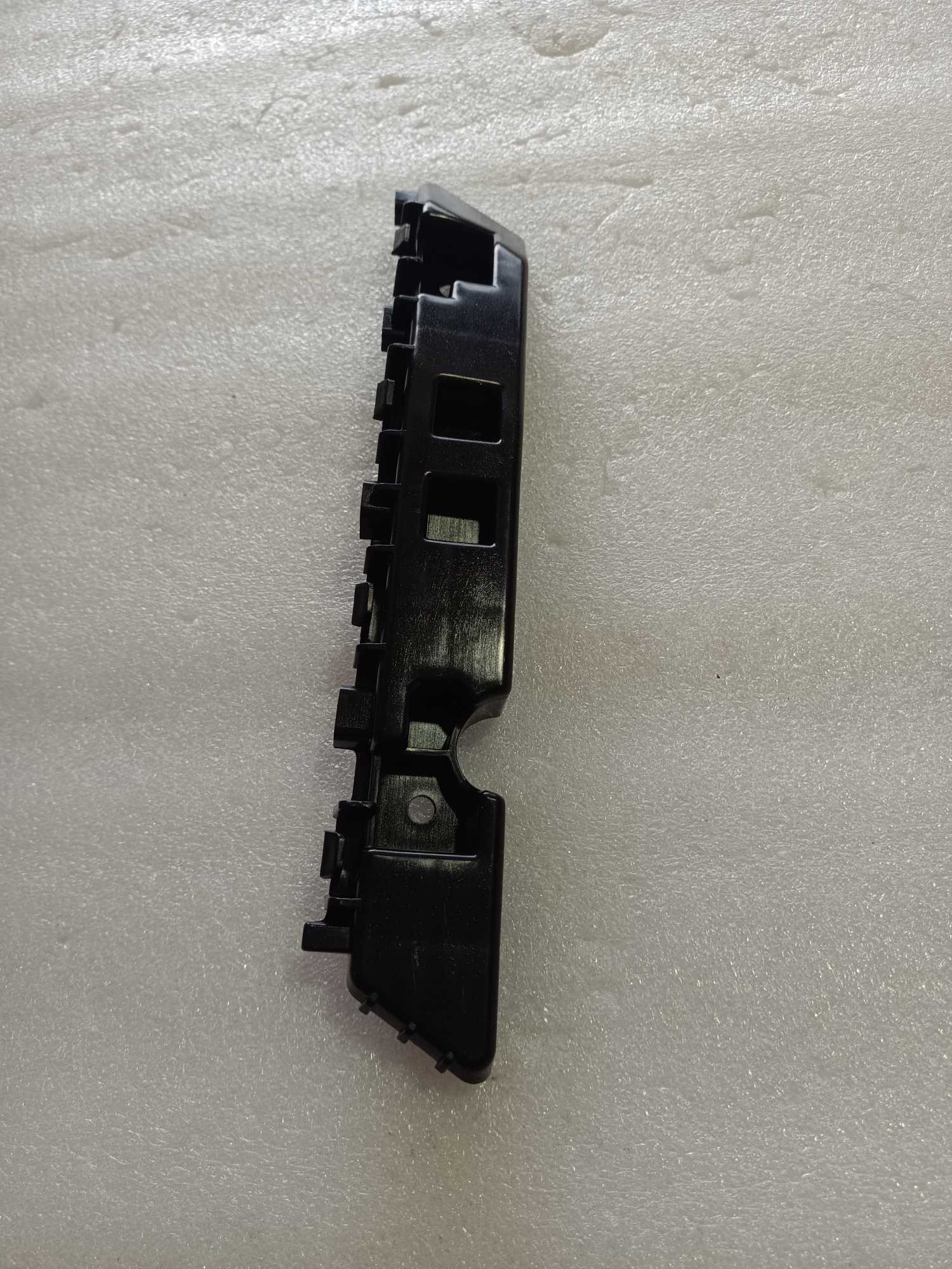 HS 2020-2024 Right Front Bumper Bracket